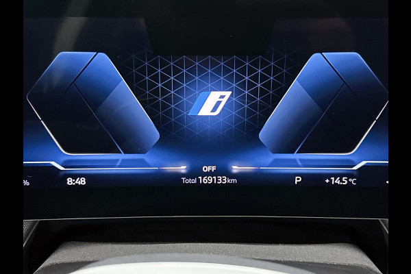 BMW iX1 XDrive30 Launch Edition 67 kWh. SoH 97% (NL-auto, 1e Eig, Dealer OnderH, Navi, Leder, Climate Con, Etc)