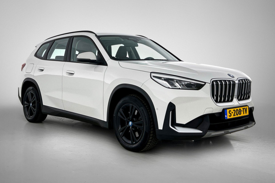 BMW iX1 XDrive30 Launch Edition 67 kWh. SoH 97% (NL-auto, 1e Eig, Dealer OnderH, Navi, Leder, Climate Con, Etc)