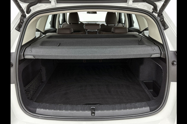BMW iX1 XDrive30 Launch Edition 67 kWh. SoH 97% (NL-auto, 1e Eig, Dealer OnderH, Navi, Leder, Climate Con, Etc)