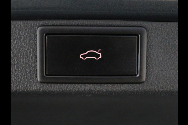 Škoda Octavia 1.5 TSI First Edition | Trekhaak | Stoelverwarming | Adaptive cruise | Carplay | Navigatie | Matrix LED | Keyless | Virtual Cockpit | Sfeerverlichting | Climate control | DAB | Parkeerhulp