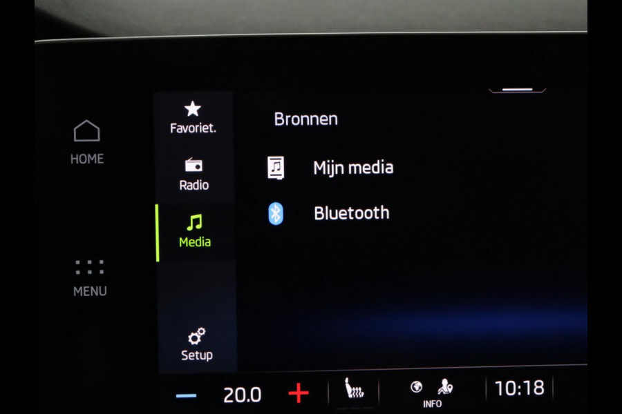 Škoda Octavia 1.5 TSI First Edition | Trekhaak | Stoelverwarming | Adaptive cruise | Carplay | Navigatie | Matrix LED | Keyless | Virtual Cockpit | Sfeerverlichting | Climate control | DAB | Parkeerhulp