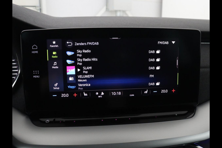 Škoda Octavia 1.5 TSI First Edition | Trekhaak | Stoelverwarming | Adaptive cruise | Carplay | Navigatie | Matrix LED | Keyless | Virtual Cockpit | Sfeerverlichting | Climate control | DAB | Parkeerhulp