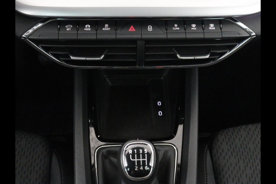 Škoda Octavia 1.5 TSI First Edition | Trekhaak | Stoelverwarming | Adaptive cruise | Carplay | Navigatie | Matrix LED | Keyless | Virtual Cockpit | Sfeerverlichting | Climate control | DAB | Parkeerhulp