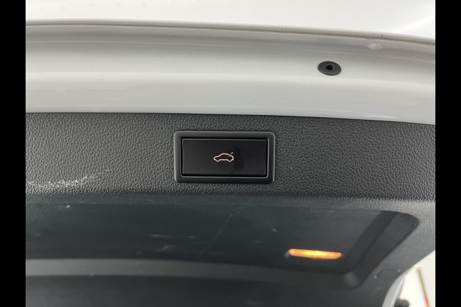 Škoda Superb Combi 1.5 TSI ACT Style Business (INCL-BTW) Aut. *LEATHER-MICROFIBRE | XENON | CANTON-AUDIO | MEMORY-PACK | NAVI-FULLMAP | CAMERA | KEYLESS | HEATED-COMFORTSEATS | PRIVACY-GLASS | SHIFTPADDLES | ECC | PDC | CRUISE | 18''ALU*