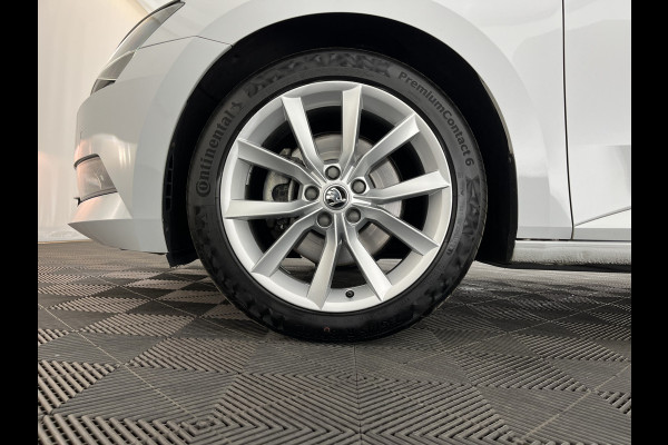 Škoda Superb Combi 1.5 TSI ACT Style Business (INCL-BTW) Aut. *LEATHER-MICROFIBRE | XENON | CANTON-AUDIO | MEMORY-PACK | NAVI-FULLMAP | CAMERA | KEYLESS | HEATED-COMFORTSEATS | PRIVACY-GLASS | SHIFTPADDLES | ECC | PDC | CRUISE | 18''ALU*