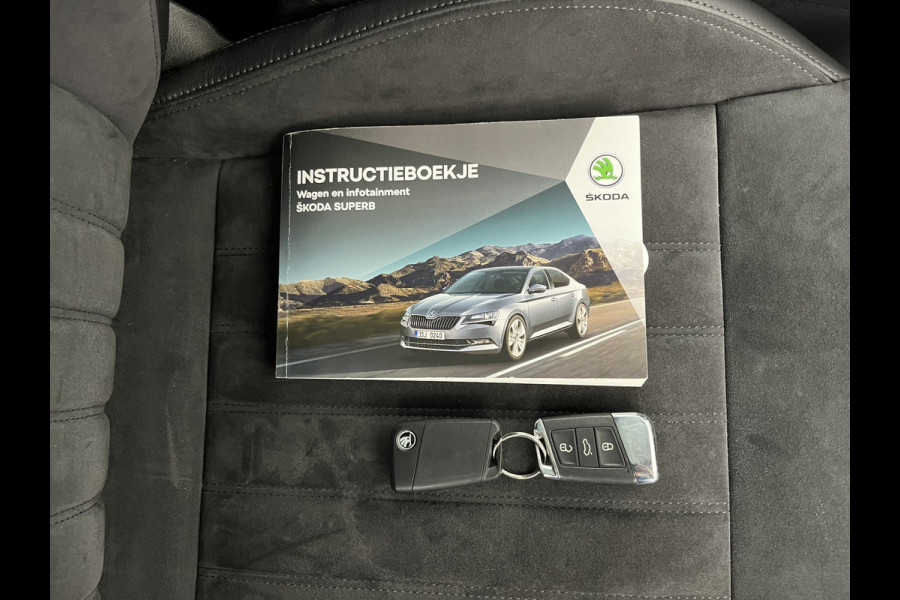 Škoda Superb Combi 1.5 TSI ACT Style Business (INCL-BTW) Aut. *LEATHER-MICROFIBRE | XENON | CANTON-AUDIO | MEMORY-PACK | NAVI-FULLMAP | CAMERA | KEYLESS | HEATED-COMFORTSEATS | PRIVACY-GLASS | SHIFTPADDLES | ECC | PDC | CRUISE | 18''ALU*