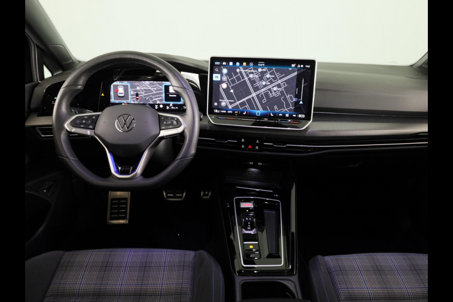 Volkswagen Golf 1.5 eHybrid GTE 272 PK PHEV | SOH 99,73% | Panorama dak | 18"Lm velgen | Trekhaak wegklapbaar | Head up display | Adaptieve demping |