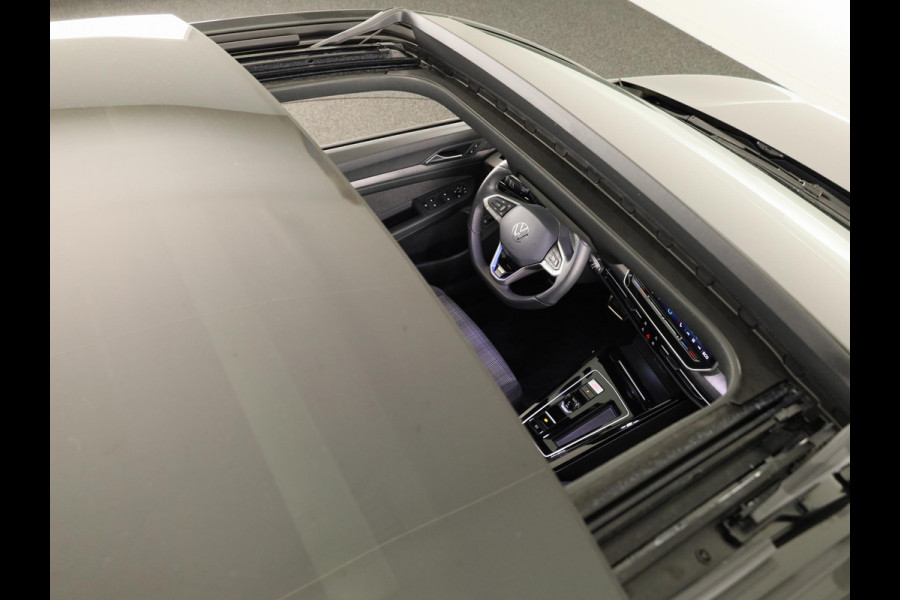 Volkswagen Golf 1.5 eHybrid GTE 272 PK PHEV | SOH 99,73% | Panorama dak | 18"Lm velgen | Trekhaak wegklapbaar | Head up display | Adaptieve demping |