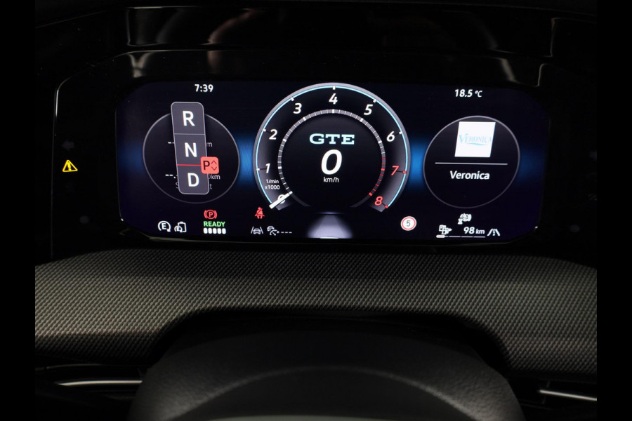 Volkswagen Golf 1.5 eHybrid GTE 272 PK PHEV | SOH 99,73% | Panorama dak | 18"Lm velgen | Trekhaak wegklapbaar | Head up display | Adaptieve demping |