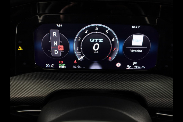 Volkswagen Golf 1.5 eHybrid GTE 272 PK PHEV | SOH 99,73% | Panorama dak | 18"Lm velgen | Trekhaak wegklapbaar | Head up display | Adaptieve demping |