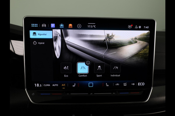 Volkswagen Golf 1.5 eHybrid GTE 272 PK PHEV | SOH 99,73% | Panorama dak | 18"Lm velgen | Trekhaak wegklapbaar | Head up display | Adaptieve demping |