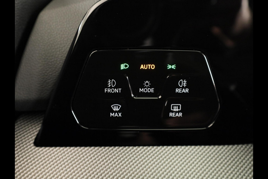 Volkswagen Golf 1.5 eHybrid GTE 272 PK PHEV | SOH 99,73% | Panorama dak | 18"Lm velgen | Trekhaak wegklapbaar | Head up display | Adaptieve demping |