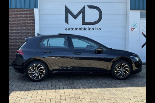Volkswagen Golf 1.5 TSI Life -Panoramadak-LED-Sfeer-Trekhaak