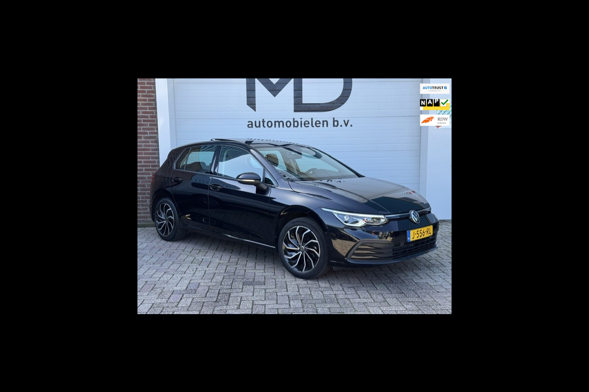 Volkswagen Golf 1.5 TSI Life -Panoramadak-LED-Sfeer-Trekhaak