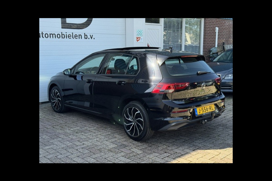 Volkswagen Golf 1.5 TSI Life -Panoramadak-LED-Sfeer-Trekhaak