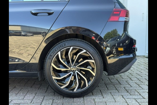 Volkswagen Golf 1.5 TSI Life -Panoramadak-LED-Sfeer-Trekhaak