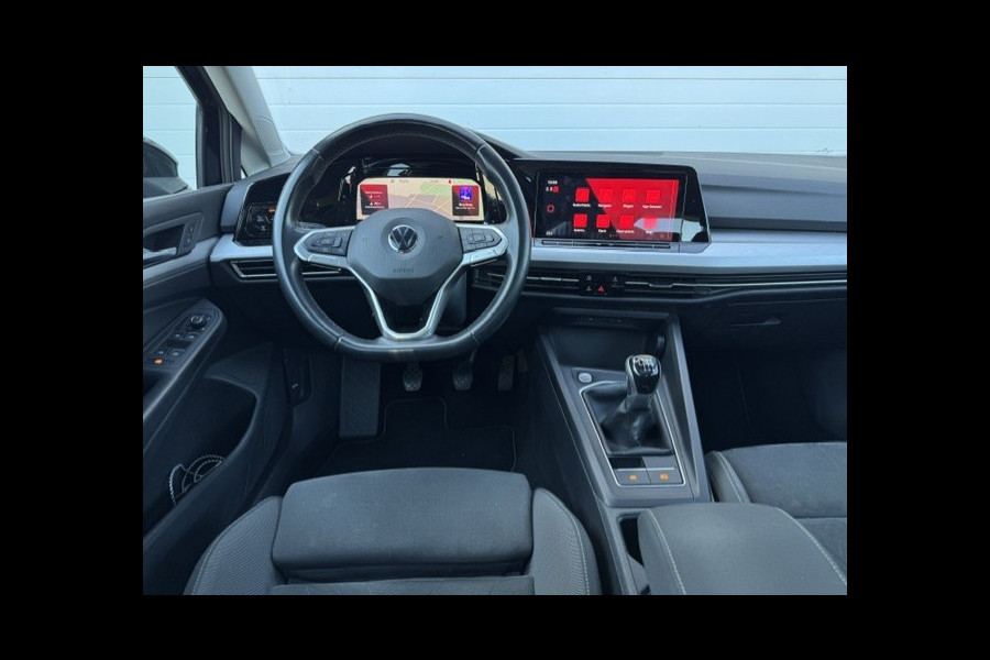 Volkswagen Golf 1.5 TSI Life -Panoramadak-LED-Sfeer-Trekhaak
