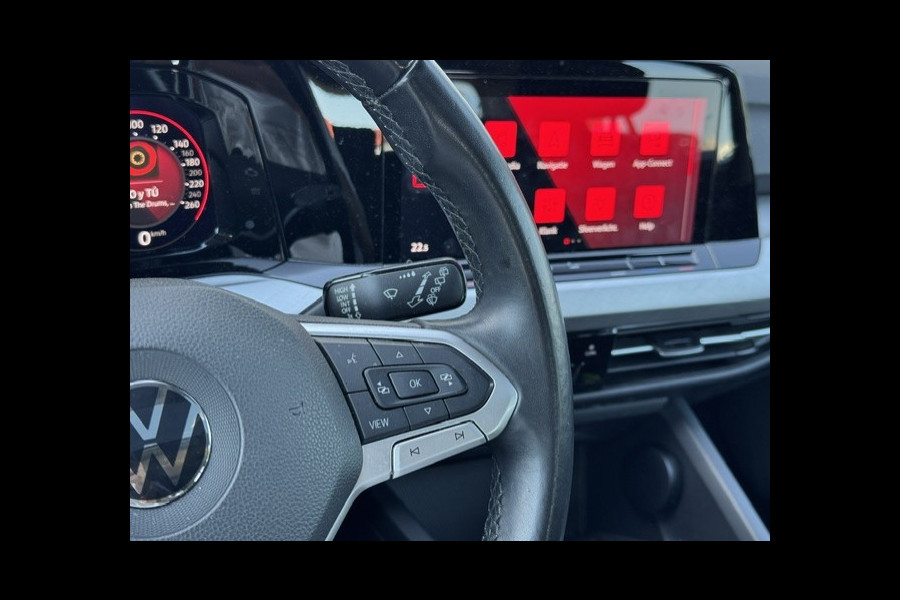 Volkswagen Golf 1.5 TSI Life -Panoramadak-LED-Sfeer-Trekhaak