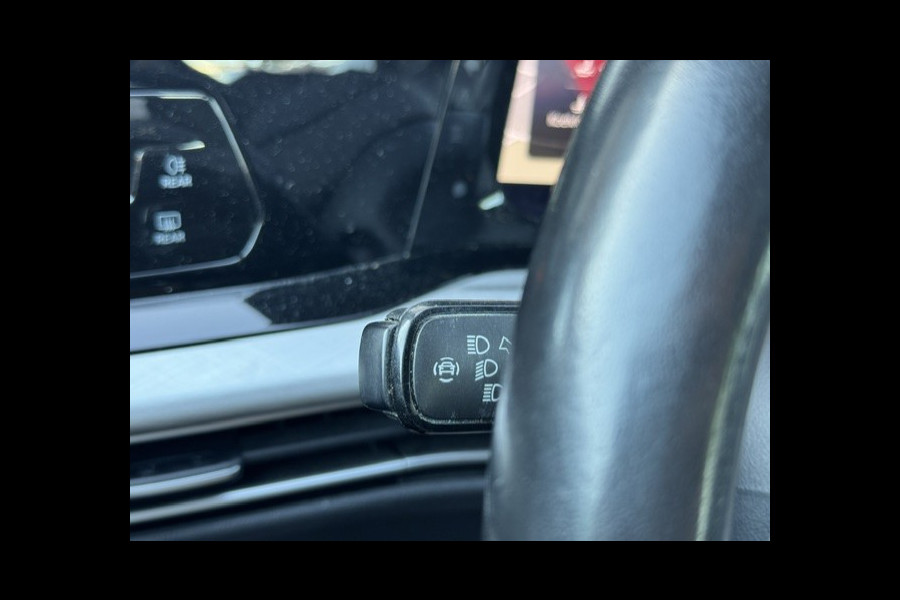Volkswagen Golf 1.5 TSI Life -Panoramadak-LED-Sfeer-Trekhaak