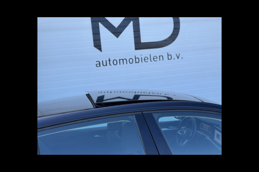 Volkswagen Golf 1.5 TSI Life -Panoramadak-LED-Sfeer-Trekhaak