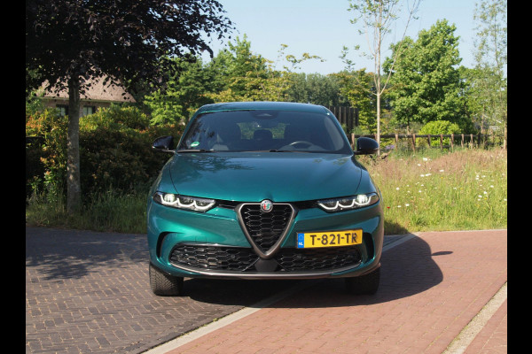 Alfa Romeo Tonale 1.3T PHEV Edizione Speciale | 280PK | Winterpakket | NL-Auto | Camera |
