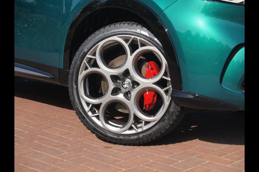Alfa Romeo Tonale 1.3T PHEV Edizione Speciale | 280PK | Winterpakket | NL-Auto | Camera |