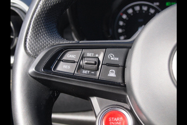 Alfa Romeo Tonale 1.3T PHEV Edizione Speciale | 280PK | Winterpakket | NL-Auto | Camera |