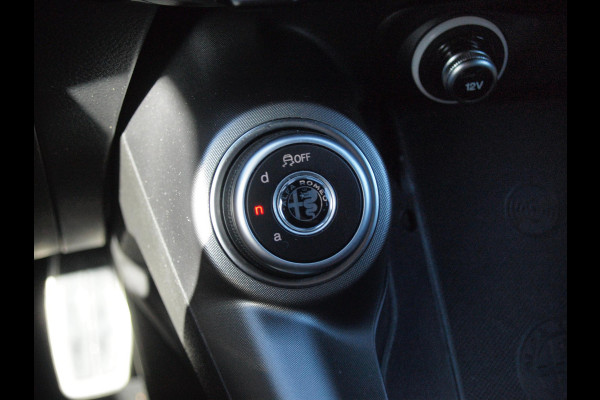 Alfa Romeo Tonale 1.3T PHEV Edizione Speciale | 280PK | Winterpakket | NL-Auto | Camera |