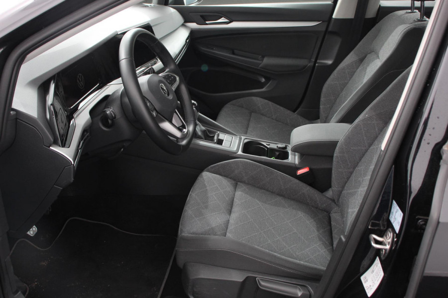 Volkswagen Golf Variant 1.5 TSI 131pk Life Navigatie Apple Carplay/Android Auto Adaptive Cruise Control Parkeersensoren Camera Park Assist Stoel- en stuurverwarming Virtual Cockpit Climatronic