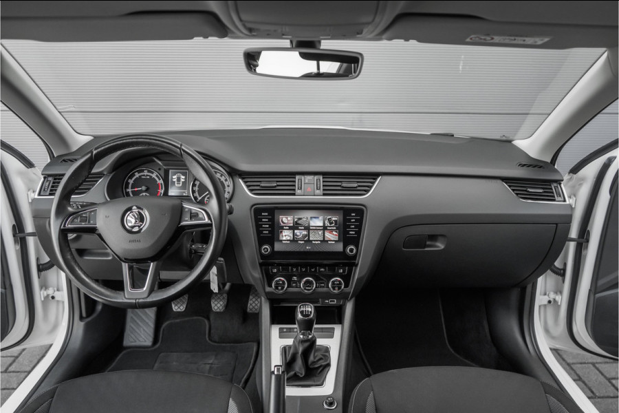 Škoda Octavia Combi 1.0 TSI Greentech Ambition Business Navi CarPlay