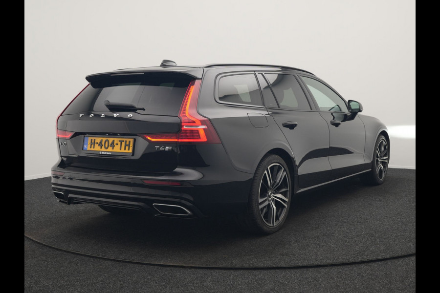 Volvo V60 T6 Twin Engine AWD R-Design 340pk Dealer O.H. | Adaptive Cruise | Camera | Harman / Kardon | Lederen Sportstoelen Memory & Verwarmd | Keyless | Blis | Apple Carplay | Navigatie | DAB | 19"L.M | Plug In Hybrid |