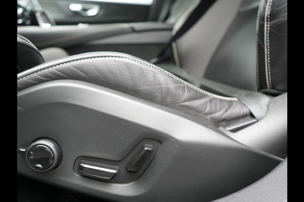 Volvo V60 T6 Twin Engine AWD R-Design 340pk Dealer O.H. | Adaptive Cruise | Camera | Harman / Kardon | Lederen Sportstoelen Memory & Verwarmd | Keyless | Blis | Apple Carplay | Navigatie | DAB | 19"L.M | Plug In Hybrid |