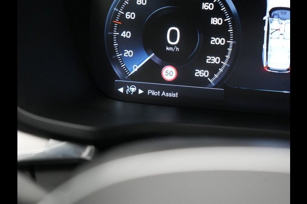 Volvo V60 T6 Twin Engine AWD R-Design 340pk Dealer O.H. | Adaptive Cruise | Camera | Harman / Kardon | Lederen Sportstoelen Memory & Verwarmd | Keyless | Blis | Apple Carplay | Navigatie | DAB | 19"L.M | Plug In Hybrid |