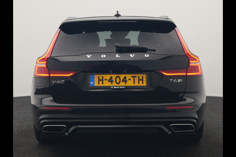 Volvo V60 T6 Twin Engine AWD R-Design 340pk Dealer O.H. | Adaptive Cruise | Camera | Harman / Kardon | Lederen Sportstoelen Memory & Verwarmd | Keyless | Blis | Apple Carplay | Navigatie | DAB | 19"L.M | Plug In Hybrid |
