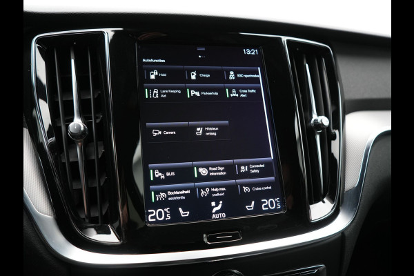 Volvo V60 T6 Twin Engine AWD R-Design 340pk Dealer O.H. | Adaptive Cruise | Camera | Harman / Kardon | Lederen Sportstoelen Memory & Verwarmd | Keyless | Blis | Apple Carplay | Navigatie | DAB | 19"L.M | Plug In Hybrid |