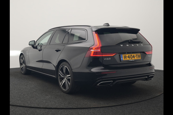 Volvo V60 T6 Twin Engine AWD R-Design 340pk Dealer O.H. | Adaptive Cruise | Camera | Harman / Kardon | Lederen Sportstoelen Memory & Verwarmd | Keyless | Blis | Apple Carplay | Navigatie | DAB | 19"L.M | Plug In Hybrid |
