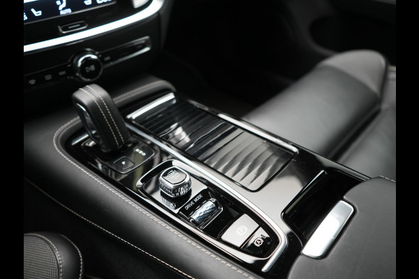 Volvo V60 T6 Twin Engine AWD R-Design 340pk Dealer O.H. | Adaptive Cruise | Camera | Harman / Kardon | Lederen Sportstoelen Memory & Verwarmd | Keyless | Blis | Apple Carplay | Navigatie | DAB | 19"L.M | Plug In Hybrid |