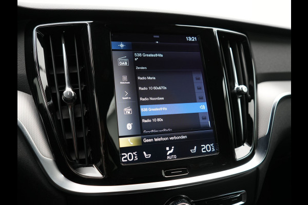 Volvo V60 T6 Twin Engine AWD R-Design 340pk Dealer O.H. | Adaptive Cruise | Camera | Harman / Kardon | Lederen Sportstoelen Memory & Verwarmd | Keyless | Blis | Apple Carplay | Navigatie | DAB | 19"L.M | Plug In Hybrid |