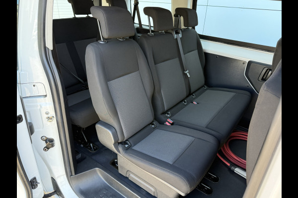 Opel e-Vivaro L2H1 75 kWh 136PK 9-persoons L2H1 330km WLTP 93,7% (SOH) Dubbele schuifdeuren Snelladen Laadkabel Climate control Parkeersensoren
