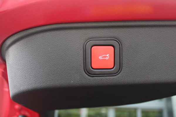 Alfa Romeo junior ELETTRICA SPECIALE 156PK 54 kWh | PANORAMISCH SCHUIF/KANTEL DAK | BICOLOR DAK (ZWART DAK) | WARMTEPOMP | TECHNOLOGIE PAKKET (O.A. FULL LED ADAPTIVE MATRIX KOPLAMPEN/DODEHOEK DETECTIE/DRAADLOZE TELEFOONLADER/ACHTERUITRIJ CAMERA/PARKEERSENSOREN VOOR, ACHTER,ZIJKANT) | DRAADLOZE APPLE CARPLAY/ANDROID AUTO | CLIMATE CONTROL | ELEKTRISCH BEDIENBARE ACHTERKLEP | STOEL VERWARMING | ELEKTRISCH BEDIENBARE VOORSTOEL MET MASSAGE FUNCTIE | VERKEERSBORDEN HERKENNING | ADAPTIVE CRUISE CONTROL | KEYLESS ENTRY/START | VOORRUIT VERWARMING |