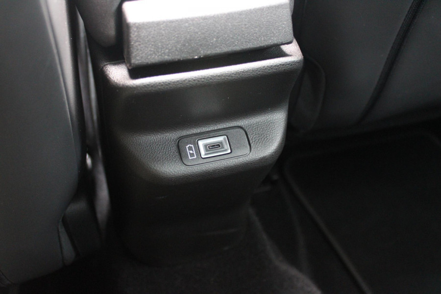 Alfa Romeo junior ELETTRICA SPECIALE 156PK 54 kWh | PANORAMISCH SCHUIF/KANTEL DAK | BICOLOR DAK (ZWART DAK) | WARMTEPOMP | TECHNOLOGIE PAKKET (O.A. FULL LED ADAPTIVE MATRIX KOPLAMPEN/DODEHOEK DETECTIE/DRAADLOZE TELEFOONLADER/ACHTERUITRIJ CAMERA/PARKEERSENSOREN VOOR, ACHTER,ZIJKANT) | DRAADLOZE APPLE CARPLAY/ANDROID AUTO | CLIMATE CONTROL | ELEKTRISCH BEDIENBARE ACHTERKLEP | STOEL VERWARMING | ELEKTRISCH BEDIENBARE VOORSTOEL MET MASSAGE FUNCTIE | VERKEERSBORDEN HERKENNING | ADAPTIVE CRUISE CONTROL | KEYLESS ENTRY/START | VOORRUIT VERWARMING |