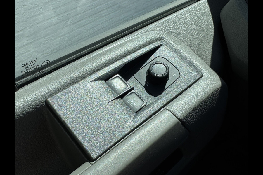 Volkswagen Crafter 35 2.0 TDI L4 DSG Bakwagen+Laadklep Ergonomische stoel Cruise Navigatie DAB Airco