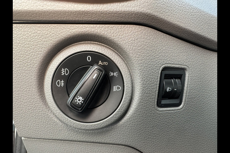 Volkswagen Crafter 35 2.0 TDI L4 DSG Bakwagen+Laadklep Ergonomische stoel Cruise Navigatie DAB Airco