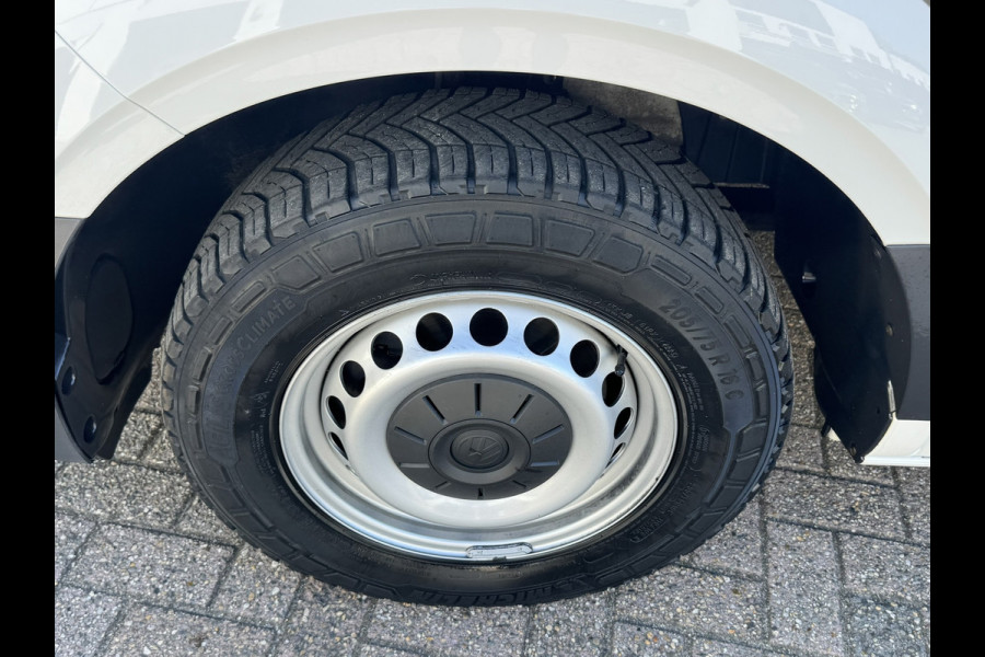 Volkswagen Crafter 35 2.0 TDI L4 DSG Bakwagen+Laadklep Ergonomische stoel Cruise Navigatie DAB Airco