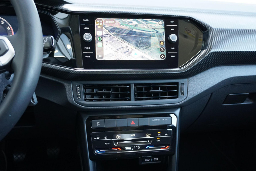 Volkswagen T-Cross 1.0 TSI Life + CAMERA / TREKHAAK / APPLE CARPLAY
