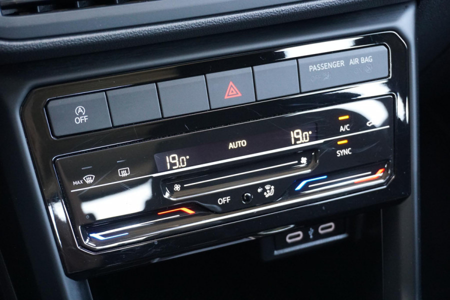 Volkswagen T-Cross 1.0 TSI Life + CAMERA / TREKHAAK / APPLE CARPLAY
