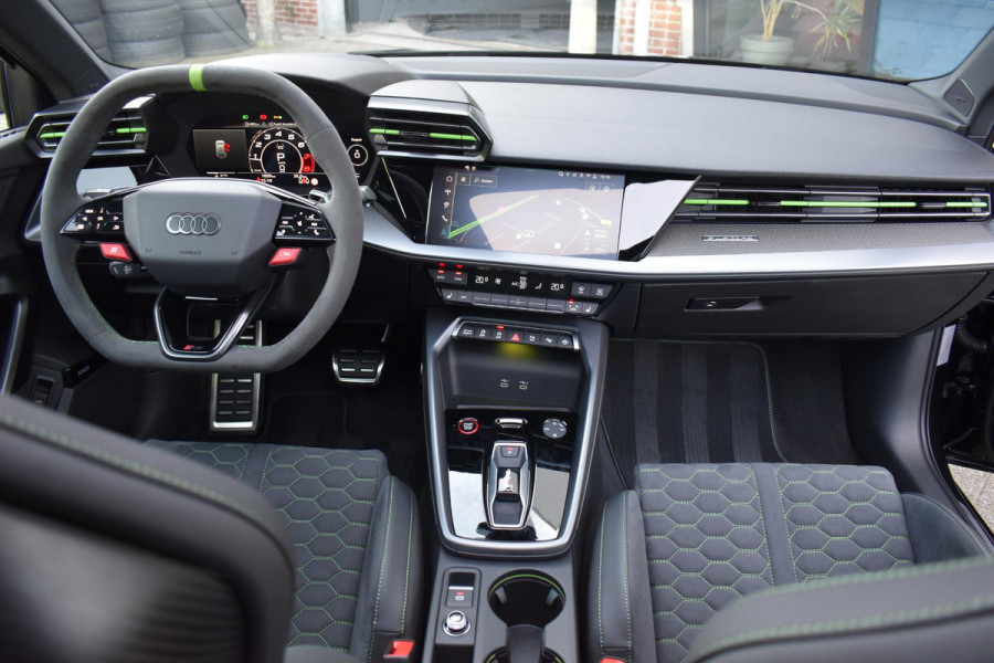 Audi RS3 Sportback 2.5 TFSI RS3 quattro HULK Pano HUD Kuip Lane Sonos Camera RS3 400PK