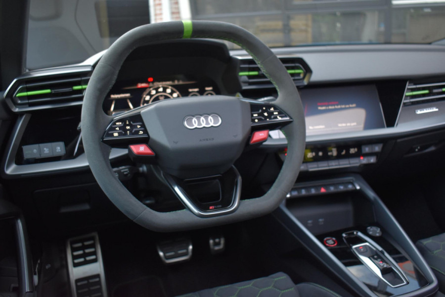 Audi RS3 Sportback 2.5 TFSI RS3 quattro HULK Pano HUD Kuip Lane Sonos Camera RS3 400PK