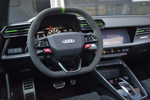 Audi RS3 Sportback 2.5 TFSI RS3 quattro HULK Pano HUD Kuip Lane Sonos Camera RS3 400PK