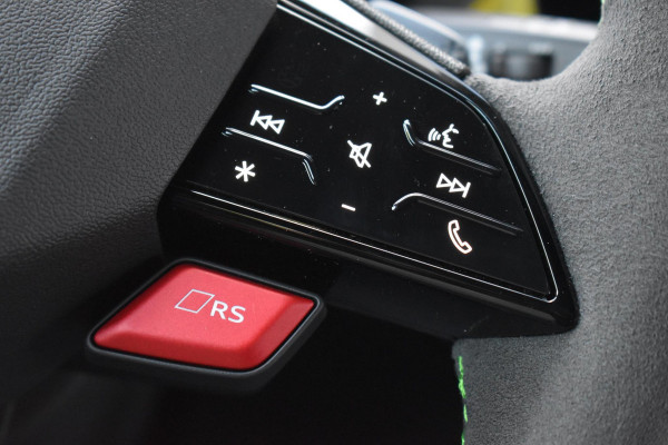 Audi RS3 Sportback 2.5 TFSI RS3 quattro HULK Pano HUD Kuip Lane Sonos Camera RS3 400PK